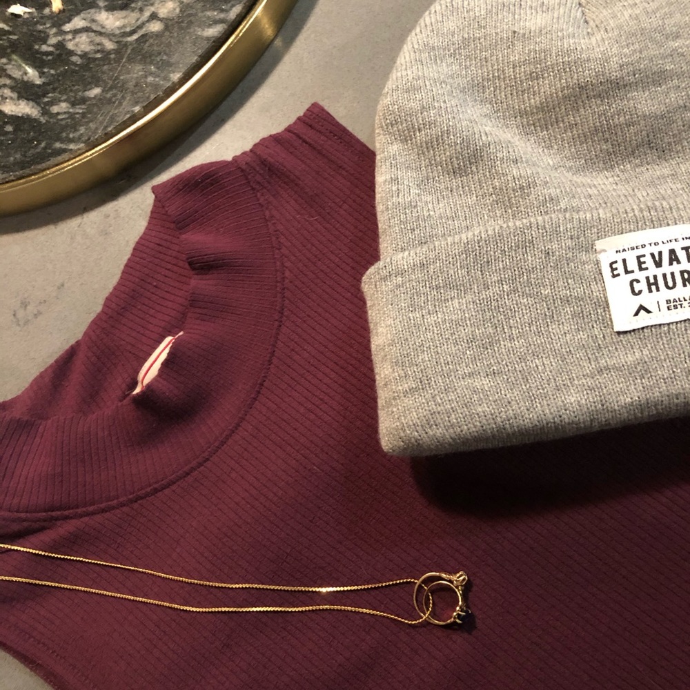 Sleeveless Turtleneck Crop